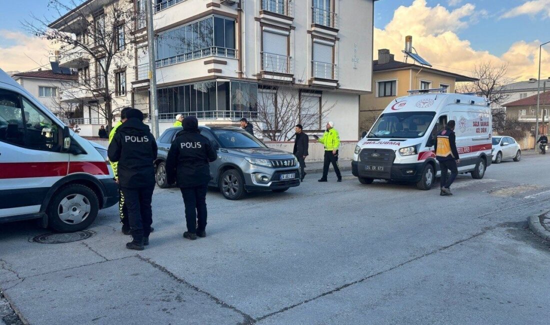 Erzincan’da meydana gelen trafik kazasında 2’si çocuk toplam 3 kişi