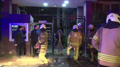 Esenyurt’ta bir apartmanın 5. katında çıkan yangın, itfaiye ekiplerinin hızlı