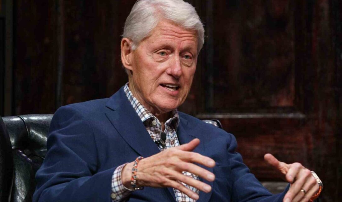 Eski ABD Başkanı Bill Clinton, cinsel istismar şebekesi oluşturma suçlamalarıyla