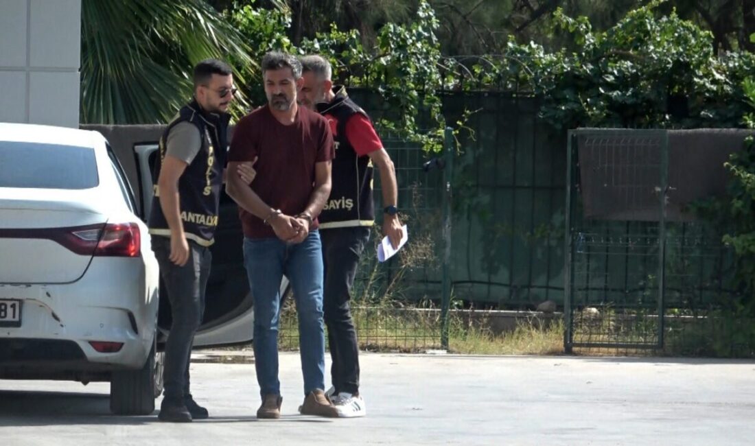 Antalya’da eski eşini eşarpla boğarak öldüren şüpheliyi yargılamak üzere savcılık