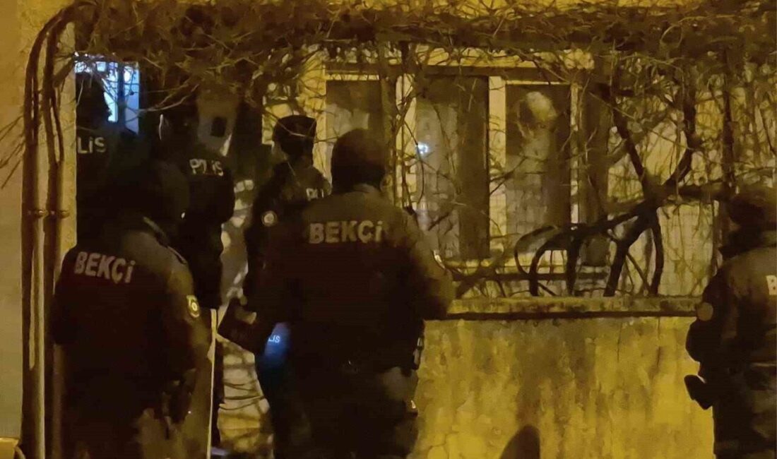 Bartın’da bir genç, evine gecenin ilerleyen saatlerinde pencereden girdi ve