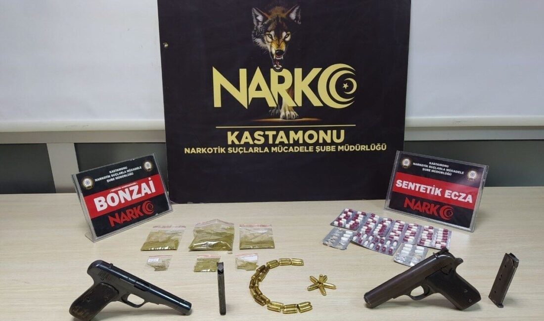 Kastamonu’da polis operasyonunda yakalanan 3 şüpheli, uyuşturucu ticareti suçundan 22