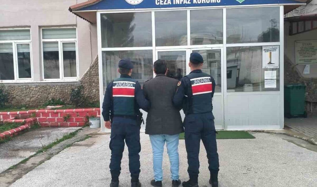Aydın’ın Bozdoğan ilçesinde, resmi belgede sahtecilik ve zimmet suçlarından aranan