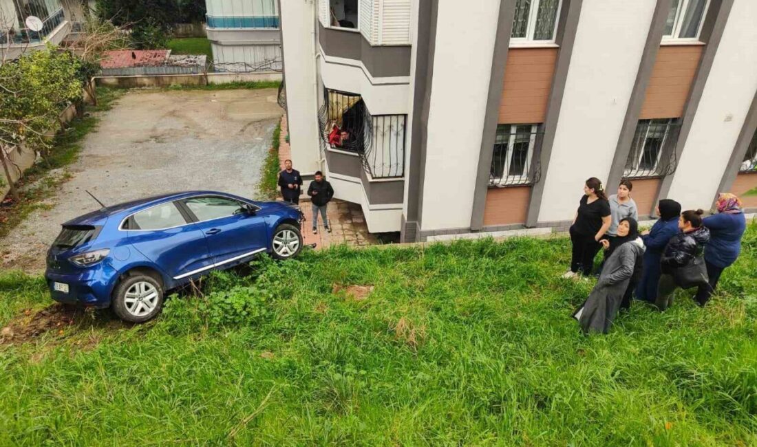 Kuşadası ilçesinde öne sürülen iddiaya göre, bir sürücünün fren yerine