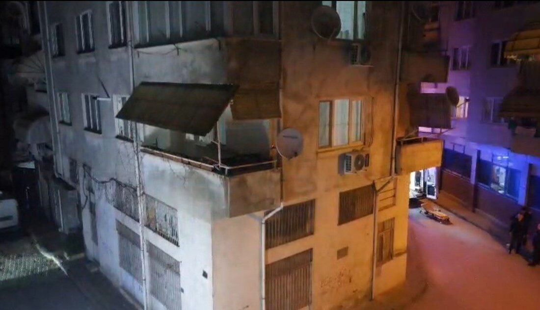 Bursa’nın Gemlik ilçesinde bulunan Kaya Apartmanı’nda hasar tespit edilmesi sonucu