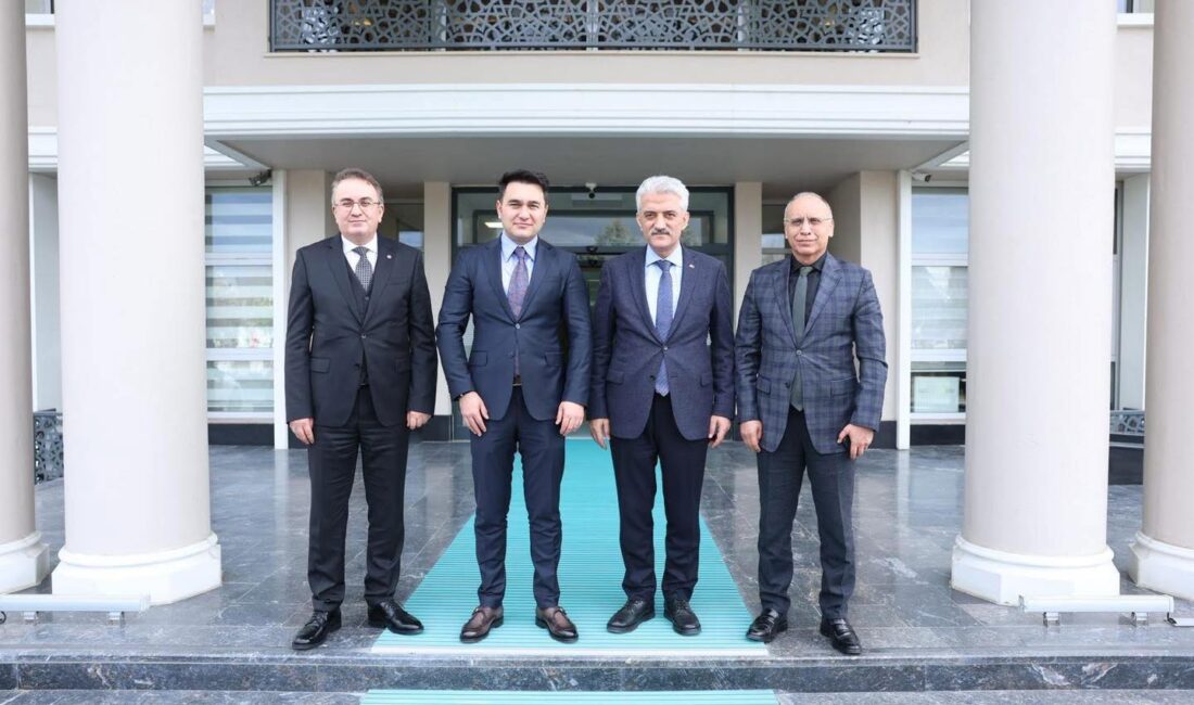 Yerköylü hayırsever iş insanı Gencay Koyunbaşoğlu, Düzce Valisi Mehmet Makas’a