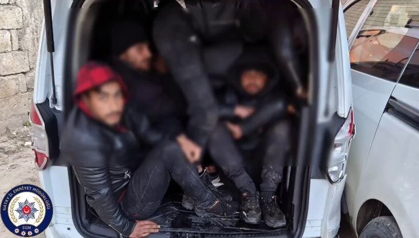 Hatay ilinde polis ekipleri tarafından yürütülen operasyonlarda 23 kaçak göçmeni