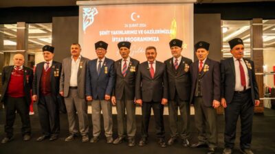 Gölbaşı Belediyesi tarafından düzenlenen iftar programına şehit yakınları ve gaziler