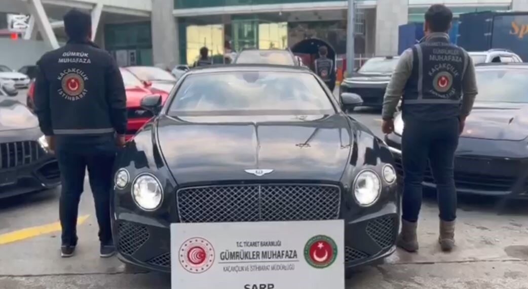 Sarp Gümrük Kapısı’ndan sahte emeklilik belgeleriyle ülkeye sokulan 65 lüks