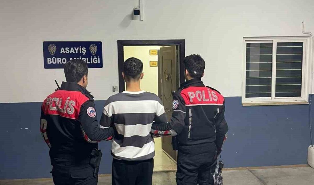 Muğla’nın Marmaris ilçesinde 4 ayrı suçtan hapis cezasıyla aranan bir
