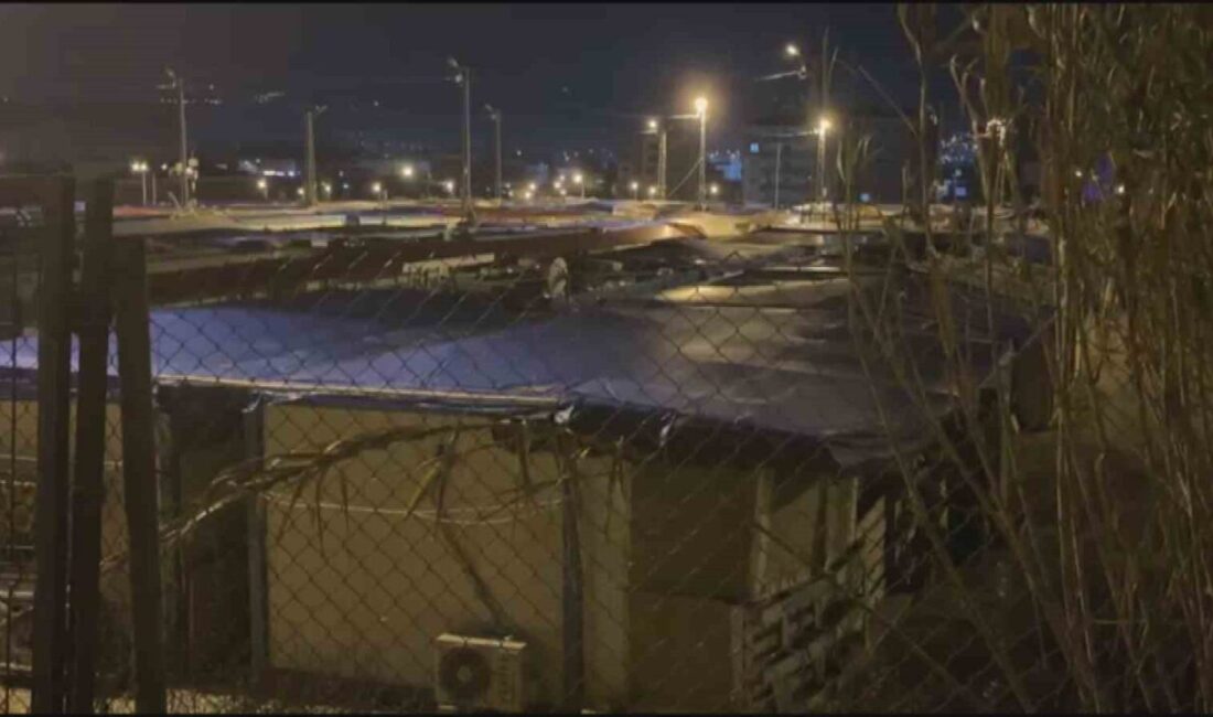 Kırıkhan ilçesinde, iftar vaktinde konteyner kentte yaşayan Yıldırım ailesine yönelik