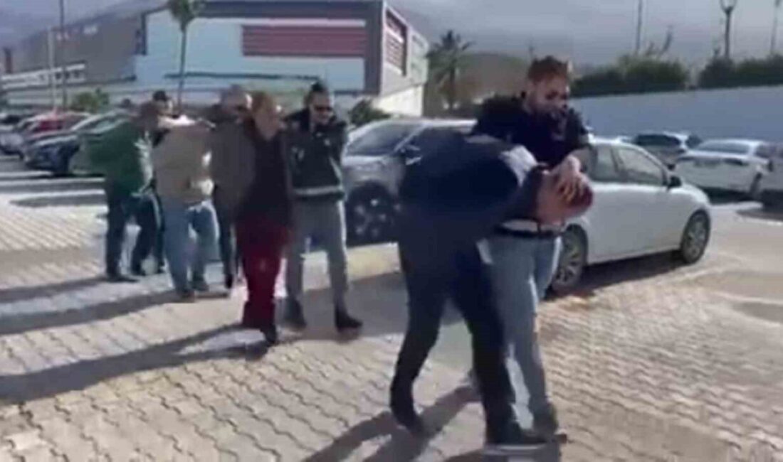 İskenderun ilçesinde yürütülen operasyonda, aranan şahıslardan dördü yakalandı. İl Emniyet