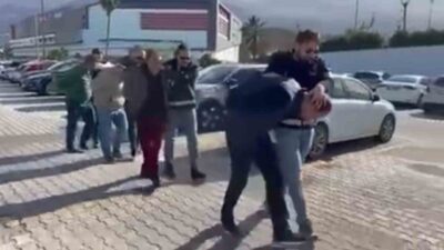 İskenderun ilçesinde yürütülen operasyonda, aranan şahıslardan dördü yakalandı. İl Emniyet