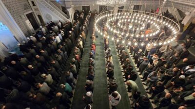 Yozgat’ın Sorgun ilçesinde, Ramazan ayının gelmesiyle birlikte ilk teravih namazı