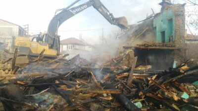 Isparta’nın Yalvaç ilçesinde bulunan iki katlı kerpiç bir evde meydana