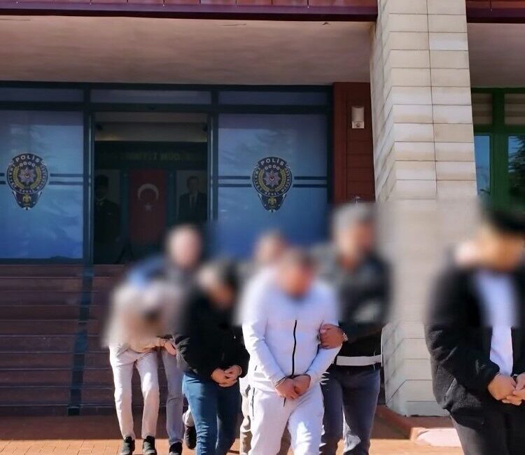 Isparta’da polis ekipleri tarafından gerçekleştirilen operasyonda uyuşturucu ticaretine yönelik yapılan