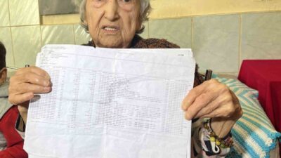 İzmir’in Gaziemir ilçesinde, 85 yaşındaki bir kadının evini hileli yollarla