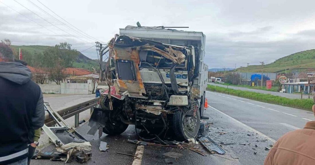 İzmir’in Aliağa ilçesinde meydana gelen trafik kazasında, Çiğli Belediyesine ait