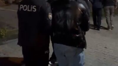 Bornova ilçesinde, kendilerini polis olarak tanıtarak yabancı uyruklu üç öğrenciyi