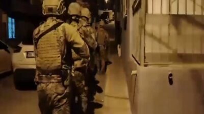 İzmir Cumhuriyet Başsavcılığı koordinasyonunda gerçekleştirilen operasyonda, S.B. isimli şahsın liderliğini