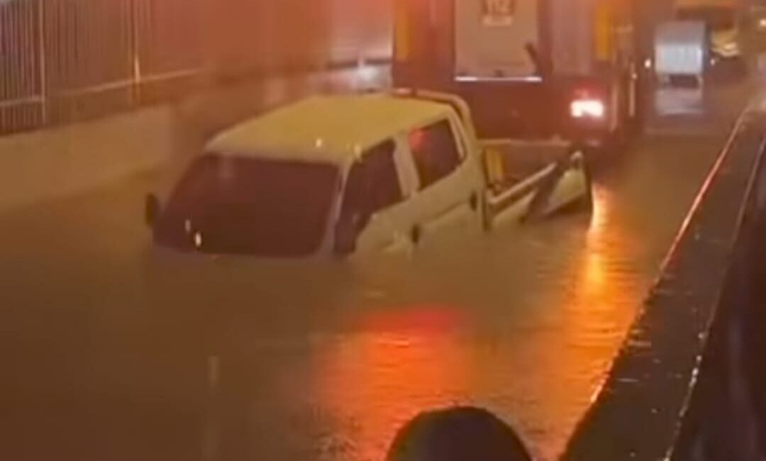 Torbalı ilçesinde meydana gelen sağanak yağış sonucu su basan alt