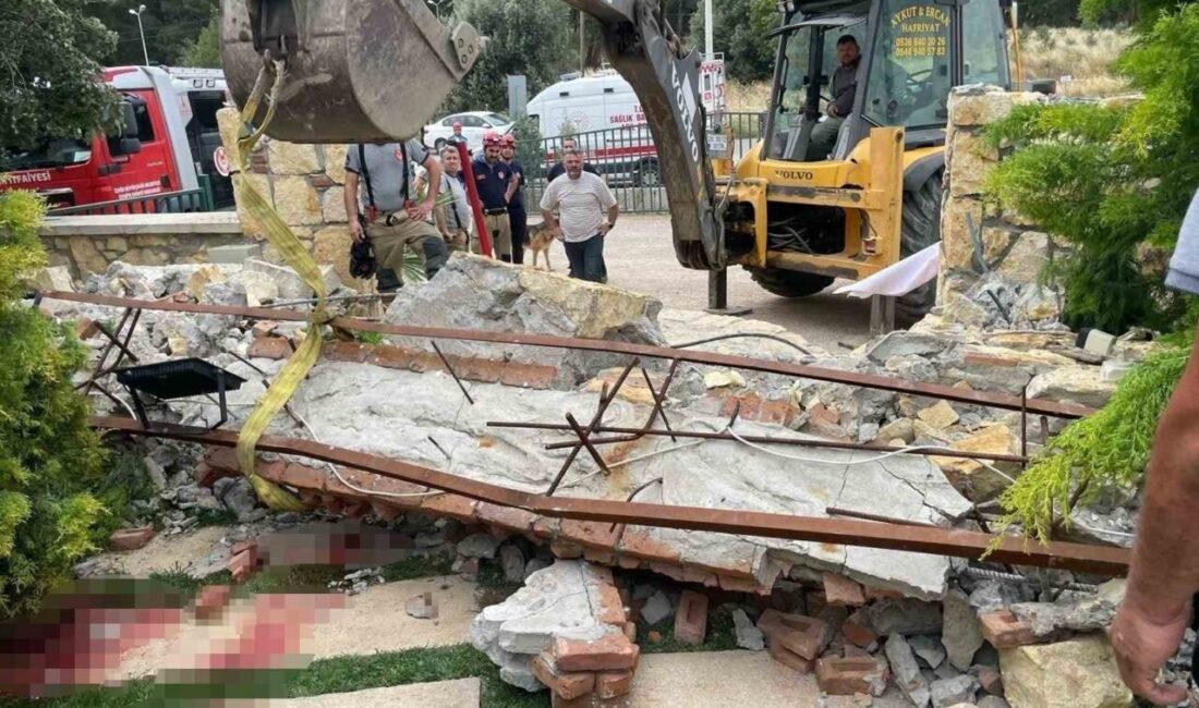 İzmir’in Menemen ilçesinde bulunan bir düğün salonunun bahçe girişindeki dekoratif