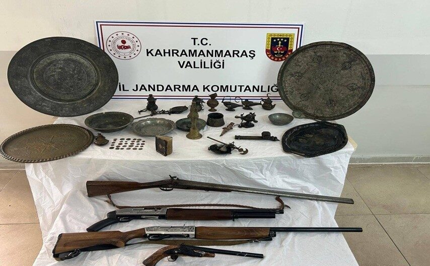 Kahramanmaraş’ta gerçekleştirilen operasyonda, tarihi öneme sahip olduğu düşünülen çeşitli objeler