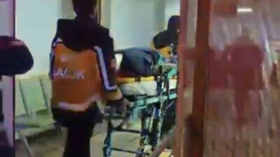 Kahta ilçesinde meydana gelen trafik kazasında kamyonetin şarampole devrilmesi sonucu
