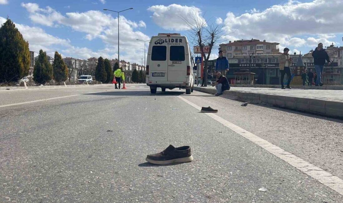 Karaman’da 57 yaşındaki Hasan Yılmaz, yolun karşısına geçmek isterken minibüsün