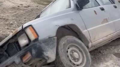 Konya’nın Karapınar ilçesinde bir pikabın çukura düşmesi sonucu meydana gelen