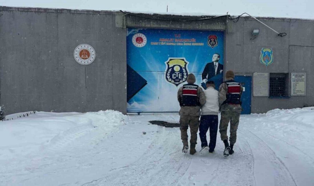 Kars’ta, çeşitli suçlardan mahkumiyet alan 2 kişi jandarma ekipleri tarafından