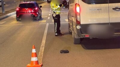Kayseri’de polis ekipleri, öğrencilerin trafikte güvenliğini sağlamak amacıyla gerçekleştirilen çalışmalar