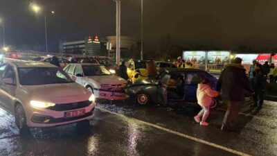 Kocasinan ilçesinde meydana gelen trafik kazasında, bir otomobil kontrolden çıktı