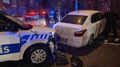 Kocasinan ilçesinde meydana gelen bir trafik kazasında, bir polis aracı