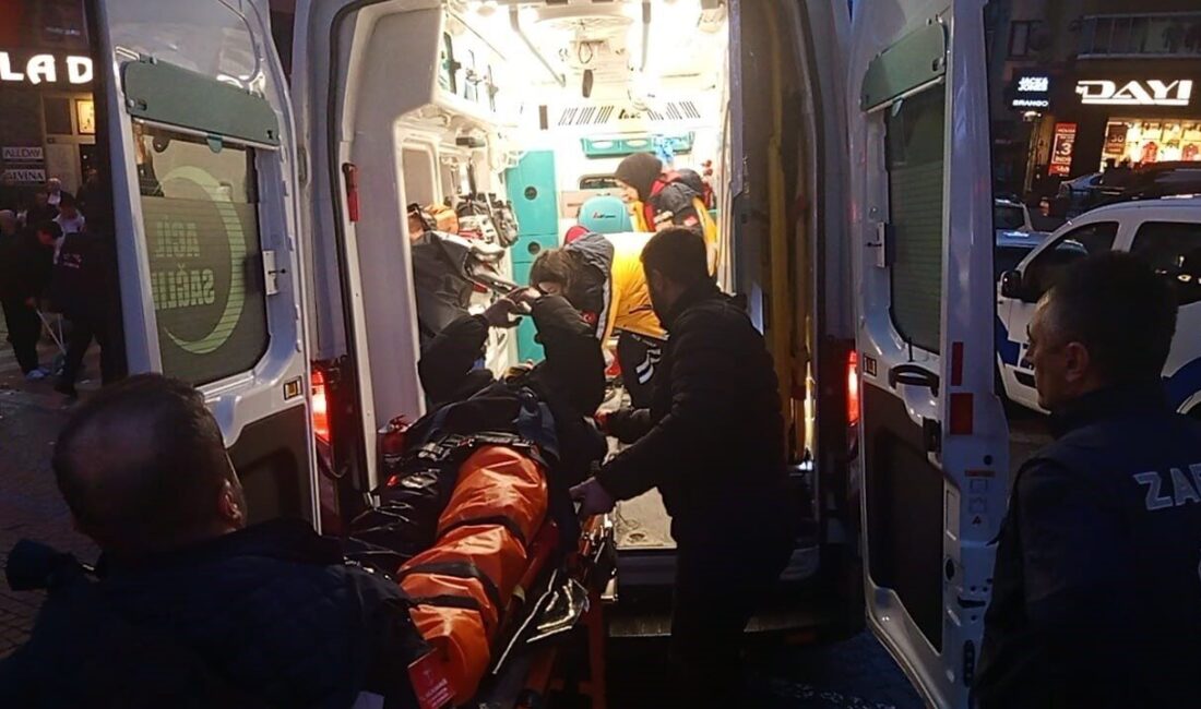 Çaycuma ilçesinde meydana gelen trafik kazasında bir motosiklet kuryesi, otomobil