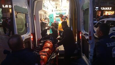 Çaycuma ilçesinde meydana gelen trafik kazasında bir motosiklet kuryesi, otomobil