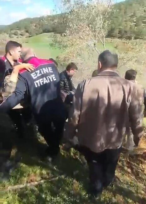 Çanakkale’nin Ezine ilçesine bağlı Çamköy köyünde yaşanan traktör kazasında, direksiyon
