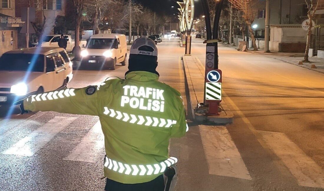 Keşan ilçesinde faaliyet gösteren Trafik Büro Amirliği ekipleri, Mustafa Kemal