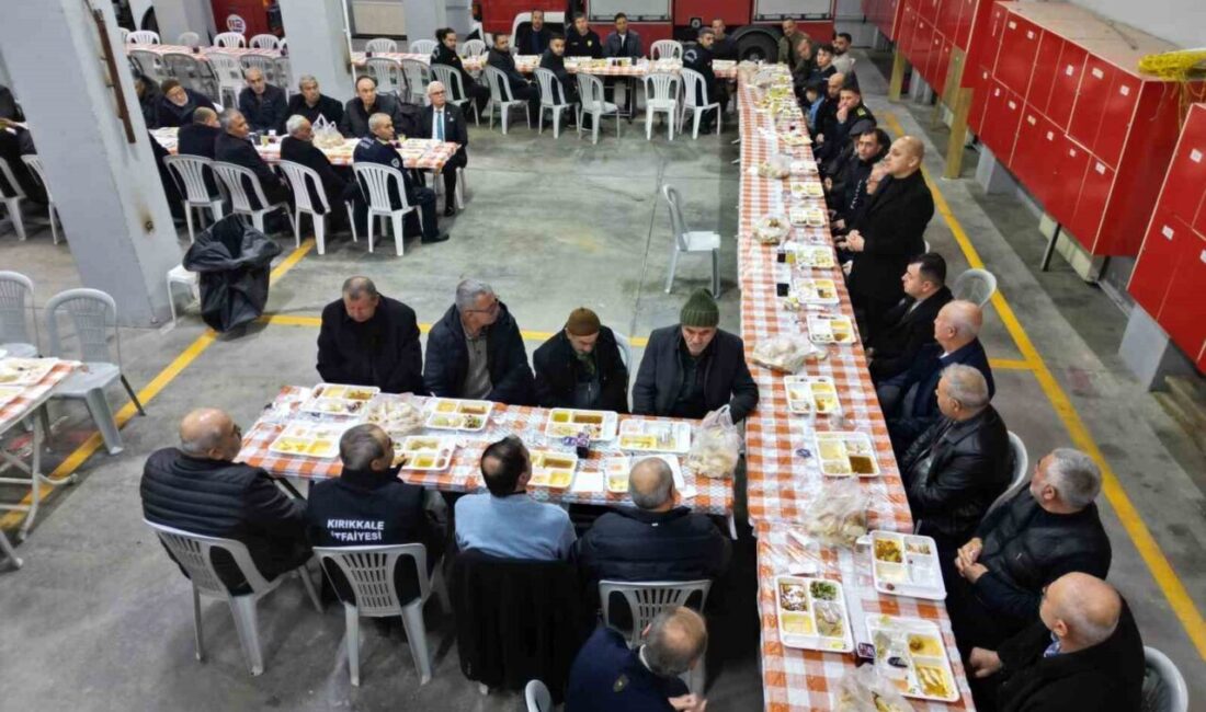 Kırıkkale Belediye Başkanı Ahmet Önal, emekli olan ve görevlerine devam