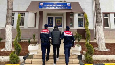 Kırıkkale ilinde, jandarma ekiplerince aranan kişilere yönelik gerçekleştirilen operasyonda, firari