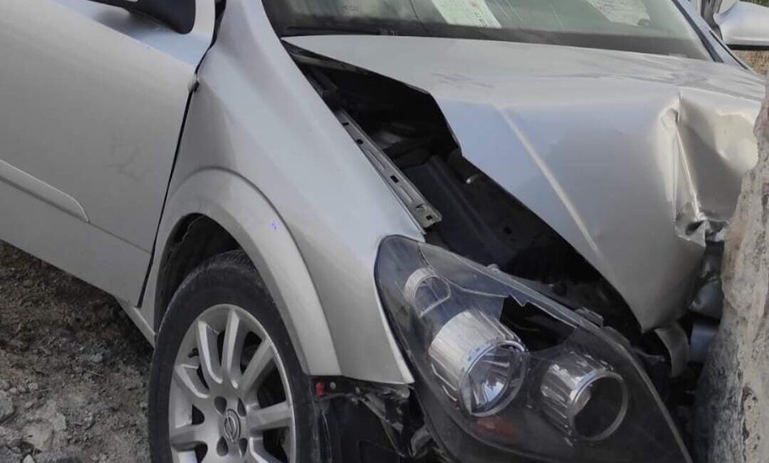 Konya’nın Karapınar ilçesinde yaşanan trafik kazasında sürücü, aracın kontrolünü kaybederek