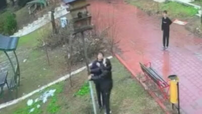 Geçtiğimiz günlerde kuş yuvasına zarar verdikleri belirlenen 4 çocuk, çıkarıldıkları