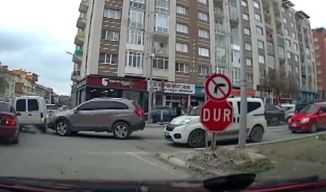 Kütahya’da meydana gelen trafik kazası, Adnan Menderes Bulvarı’nda bir hafif