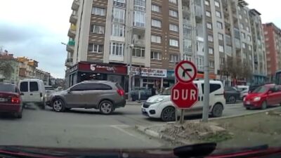 Kütahya’da meydana gelen trafik kazası, Adnan Menderes Bulvarı’nda bir hafif