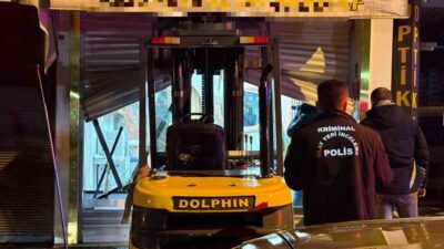 Melikgazi ilçesinde maskeli bir hırsız, çalıntı olduğu düşünülen bir forkliftle