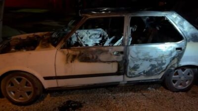 Malatya’da, Yeşilyurt ilçesi Karakavak Mahallesi’nde park halindeki bir araç aniden