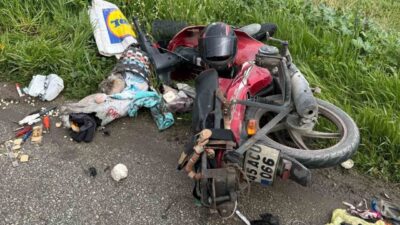 Manisa’nın Salihli ilçesinde, 62 yaşındaki bir sürücü ağır yaralı olarak