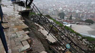 Manisa’da meydana gelen şiddetli yağışlara karşı Manisa Büyükşehir Belediyesi ve