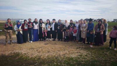 Mardin’de jandarma ekipleri, uyuşturucuyla mücadele çalışmaları kapsamında annelere yönelik bir