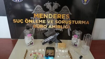 İzmir’in Menderes ilçesinde emniyet güçleri tarafından gerçekleştirilen operasyonda uyuşturucu madde